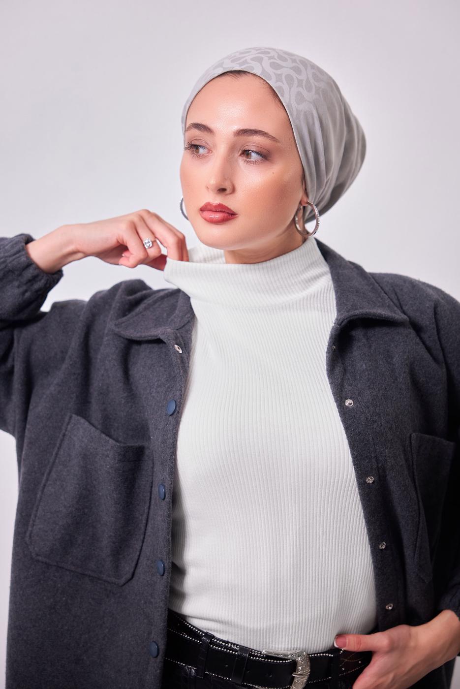 Hijab clothing WHITE SLEEVELESS SWEATER T 8253