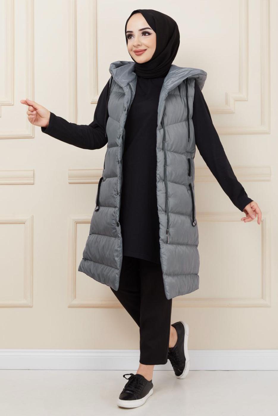 Tesettür giyim GRİ KAPÜŞONLU CEP DETAYLI ŞİŞME YELEK T 0221