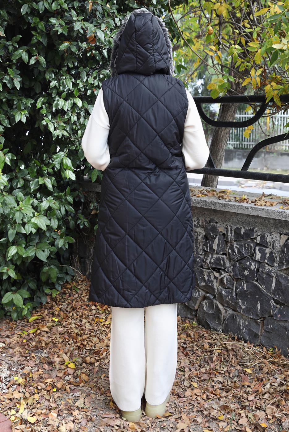 Tesettür giyim SİYAH KAPÜŞONLU ŞİŞME YELEK T 068