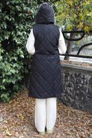 Tesettür giyim SİYAH KAPÜŞONLU ŞİŞME YELEK T 068