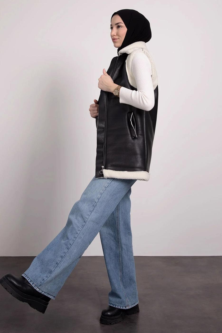Tesettür giyim SİYAH SUNİ DERİ YELEK T 0795