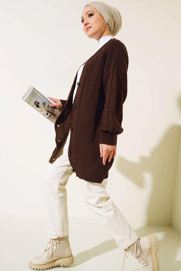 Tesettür giyim KAHVE ÖRGÜ DESENLİ HIRKA T 9996 - TRENDTESETTÜR