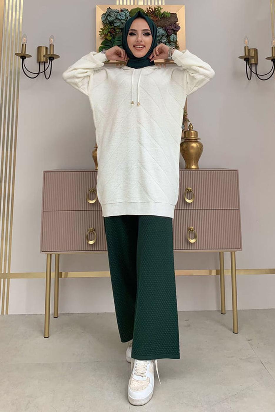 Tesettür giyim EKRU KAPÜŞONLU TRİKO TUNİK T 9216