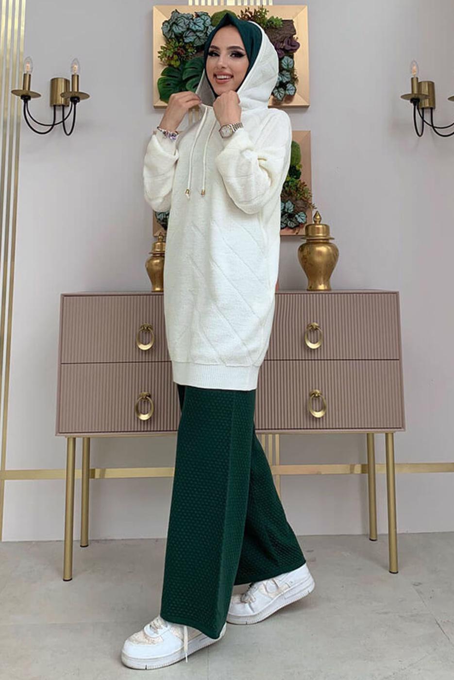 Tesettür giyim EKRU KAPÜŞONLU TRİKO TUNİK T 9216