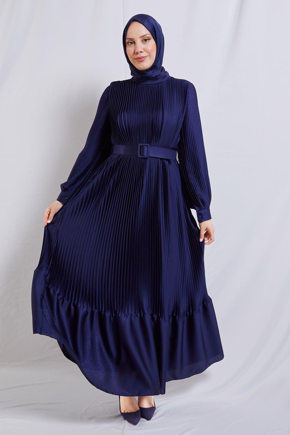 Tesettür giyim LACİVERT KEMERLİ PİLİSELİ ABİYE ELBİSE T 3534