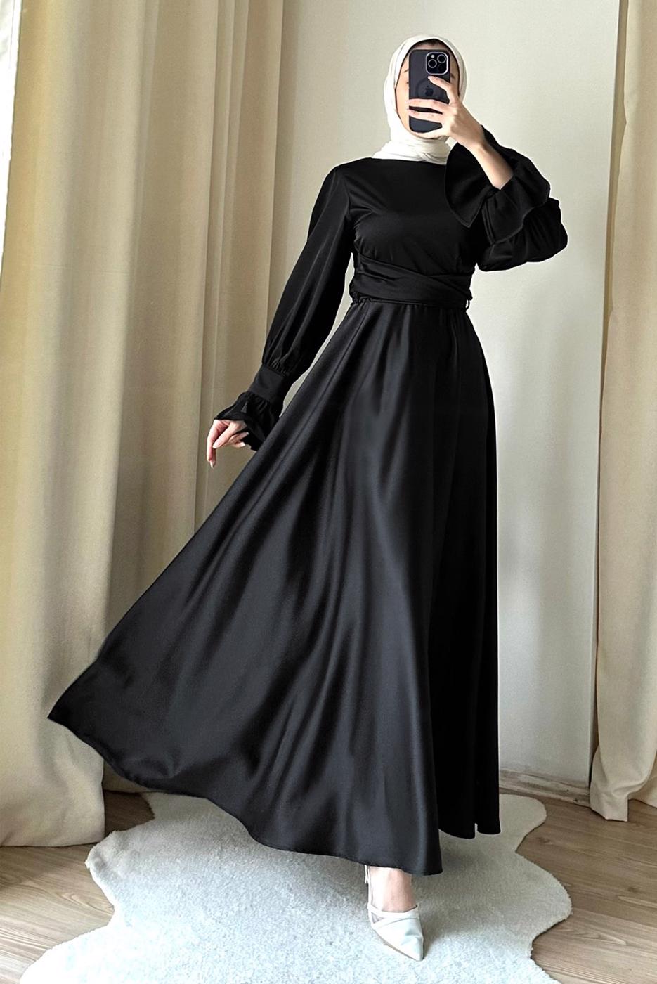 Tesettür giyim SİYAH KUŞAKLI SATEN ABİYE ELBİSE T 3895