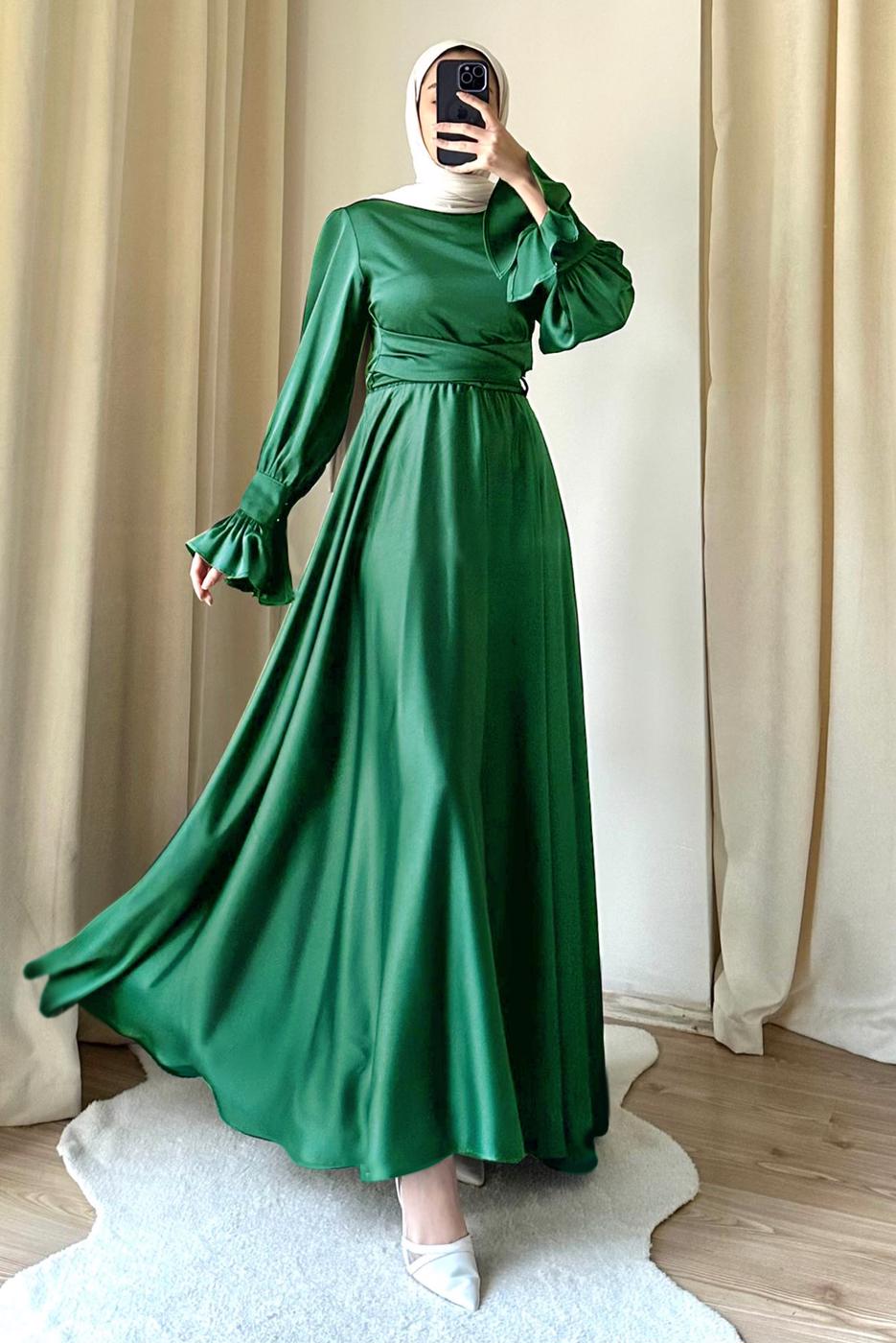 Tesettür giyim YEŞİL KUŞAKLI SATEN ABİYE ELBİSE T 3895