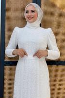 Tesettür giyim EKRU KEMERLİ ABİYE ELBİSE T 8011