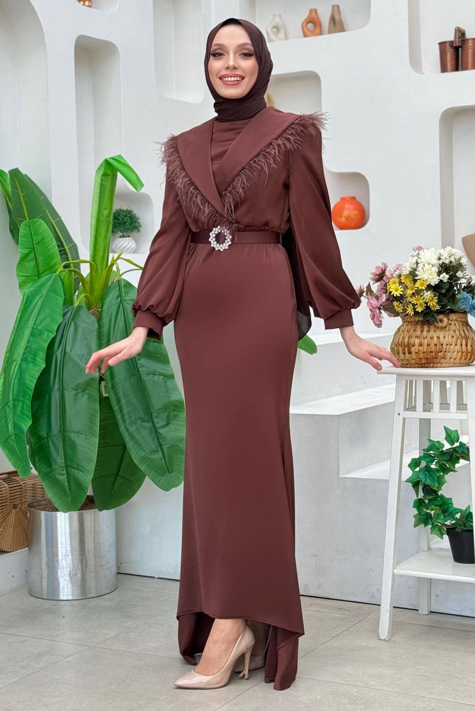 Tesettür giyim KAHVE KEMERLİ TÜY DETAYLI ABİYE ELBİSE T 9683