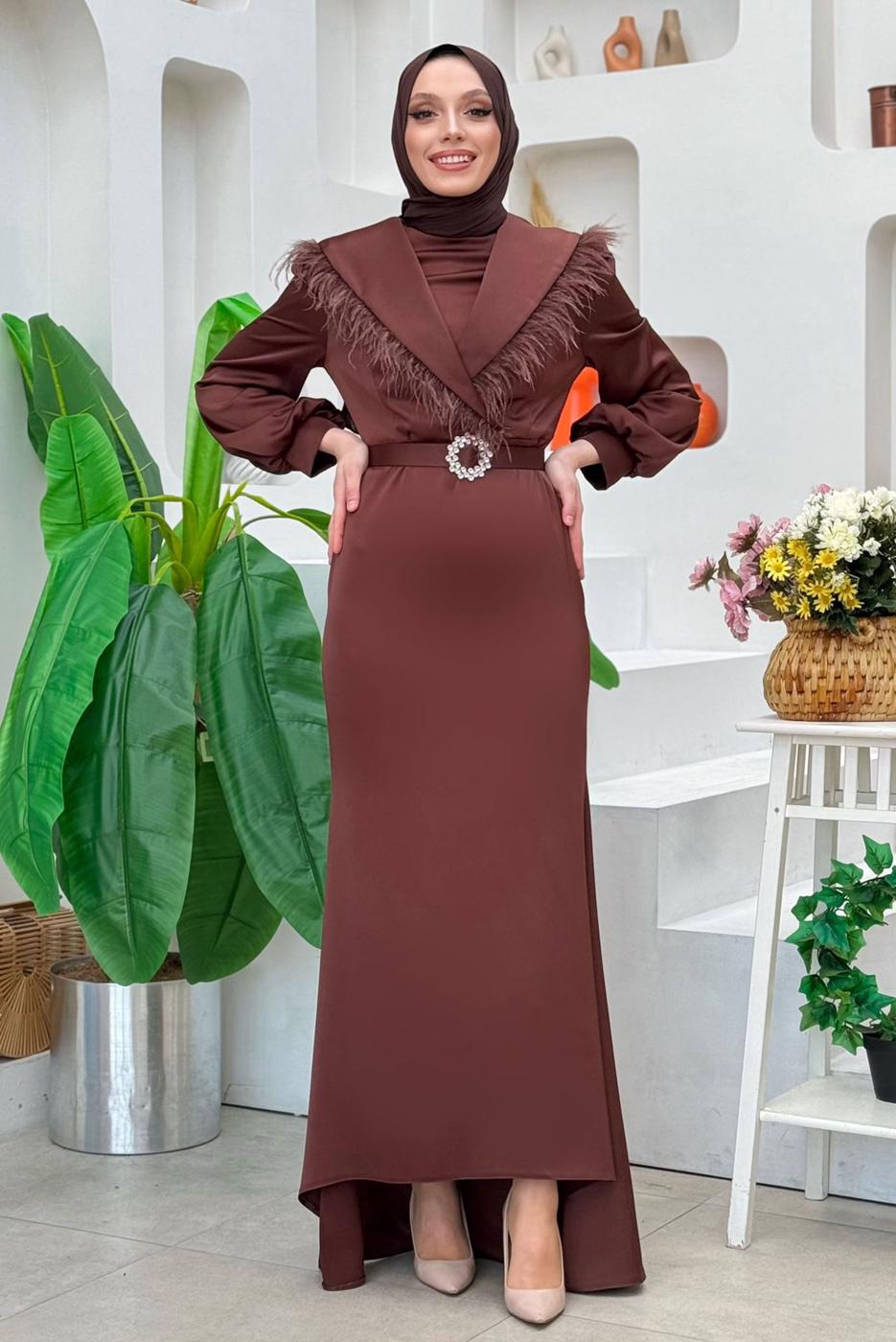 Tesettür giyim KAHVE KEMERLİ TÜY DETAYLI ABİYE ELBİSE T 9683
