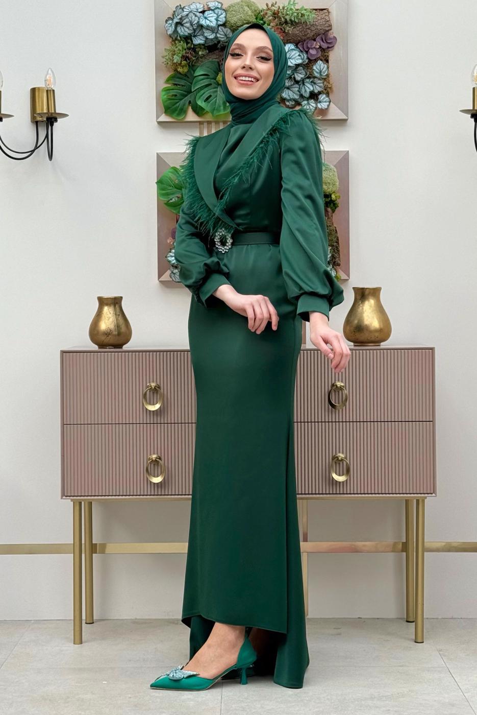 Tesettür giyim YEŞİL KEMERLİ TÜY DETAYLI ABİYE ELBİSE T 9683