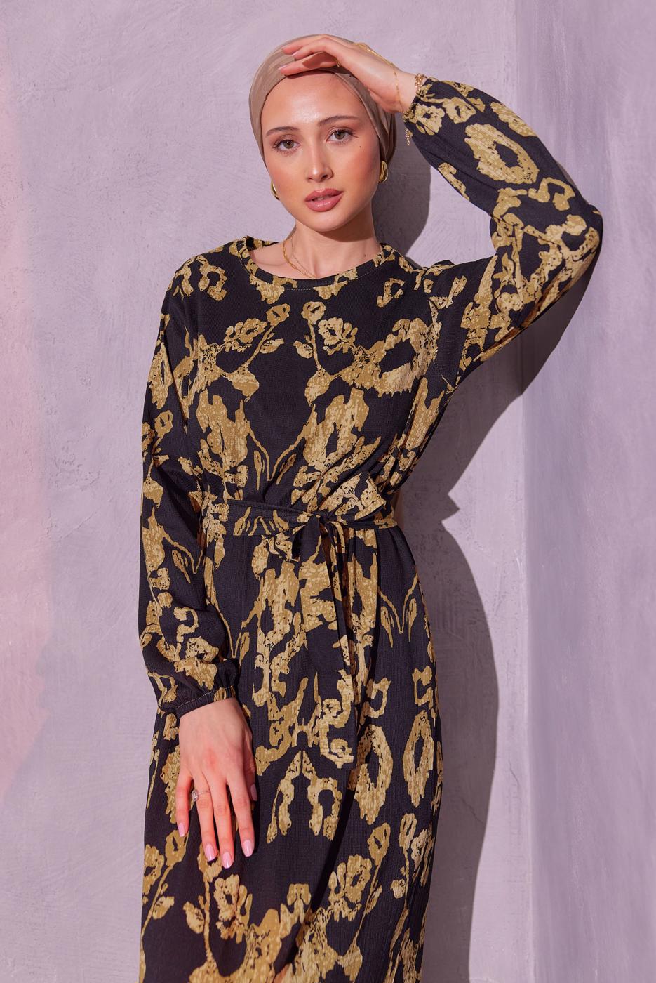 Tesettür giyim SİYAH KUŞAKLI DESENLİ ELBİSE T 0014