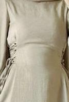 Tesettür giyim BEJ BAĞCIK DETAYLI ELBİSE T 2695