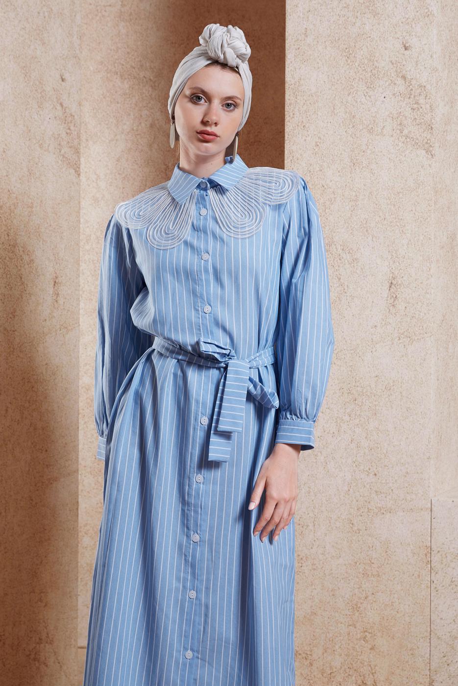 Tesettür giyim MAVİ KUŞAKLI ÇİZGİLİ ELBİSE T 3202