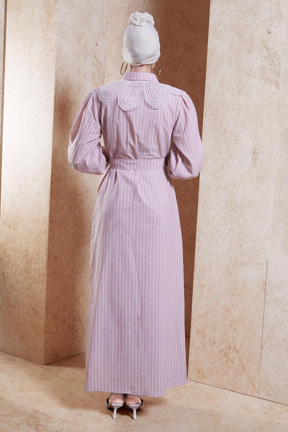 Tesettür giyim PUDRA KUŞAKLI ÇİZGİLİ ELBİSE T 3202