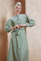 Tesettür giyim YEŞİL KUŞAKLI ÇİZGİLİ ELBİSE T 3202