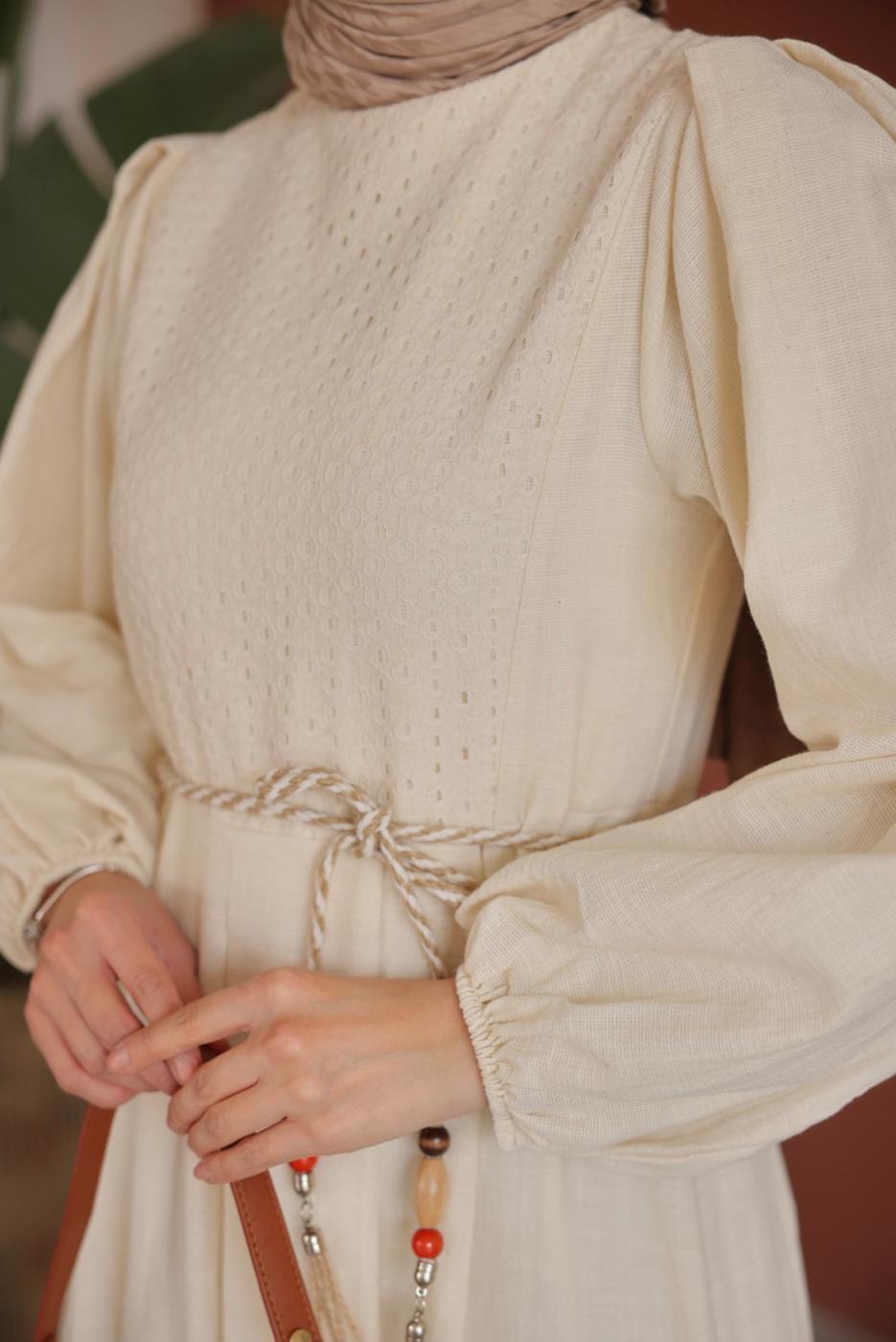 Tesettür giyim BEJ KUŞAKLI ELBİSE T 3502