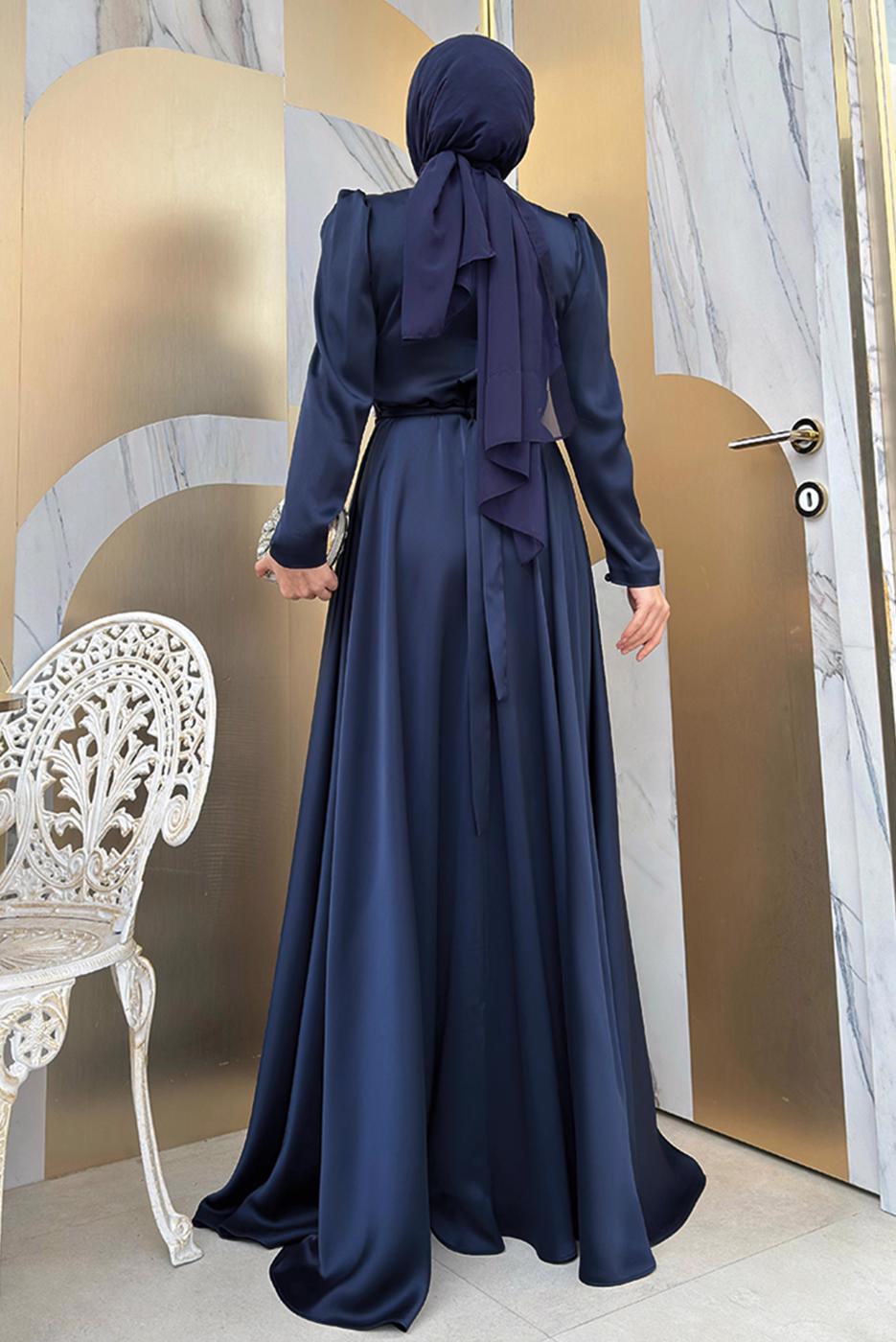 Tesettür giyim LACİVERT KUŞAKLI SATEN ABİYE ELBİSE T 3683
