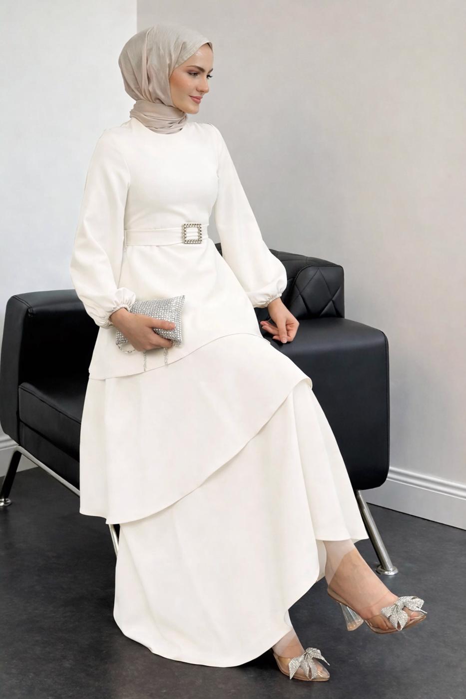 Tesettür giyim BEYAZ KEMERLİ KATLI ELBİSE T 3821