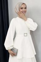 Tesettür giyim BEYAZ KEMERLİ KATLI ELBİSE T 3821