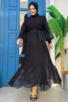 Tesettür giyim SİYAH KUŞAKLI PİLİSELİ ELBİSE T 4973
