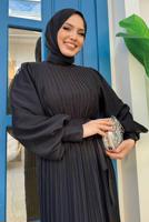 Tesettür giyim SİYAH KUŞAKLI PİLİSELİ ELBİSE T 4973