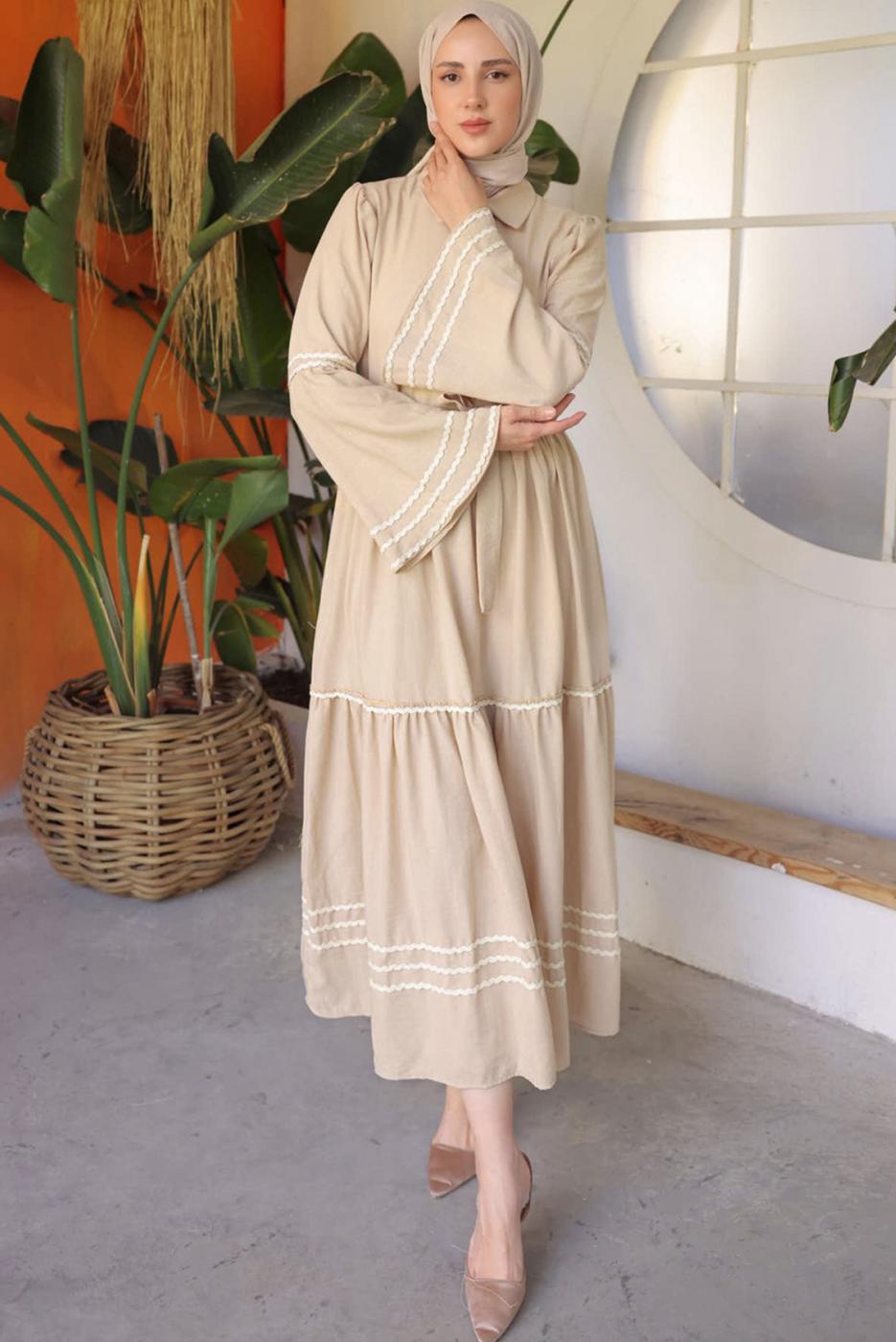 Tesettür giyim BEJ KUŞAKLI PAMUKLU ELBİSE T 5302