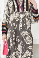 Tesettür giyim GRİ DESENLİ VİSKON TESETTÜR ELBİSE T 5435