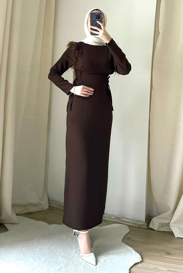 Tesettür giyim KAHVE TÜY DETAYLI ELBİSE T 5795 - TRENDTESETTÜR