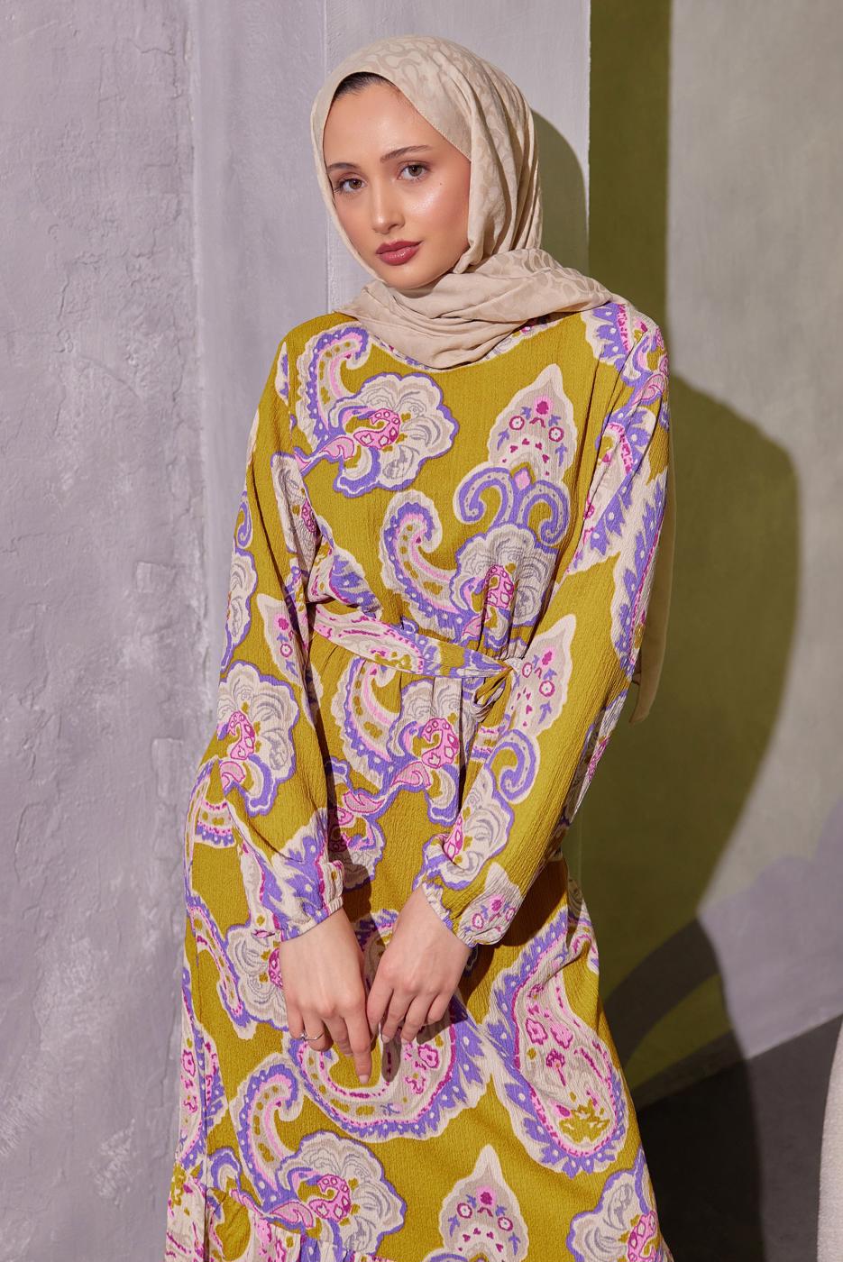 Tesettür giyim YEŞİL KUŞAKLI DESENLİ ELBİSE T 6693