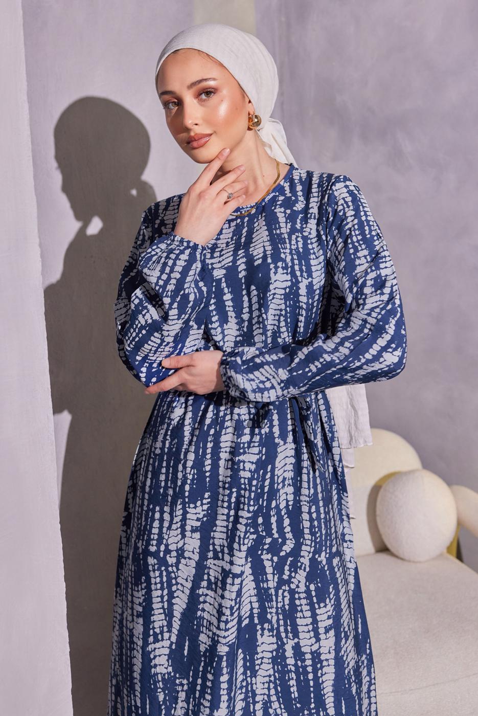 Tesettür giyim LACİVERT KUŞAKLI DESENLİ ELBİSE T 6993