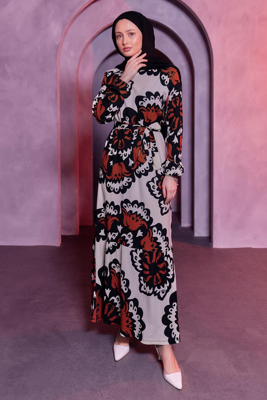 Tesettür giyim KAHVE KUŞAKLI DESENLİ BÜRÜMCÜK ELBİSE T 7693