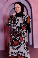 Tesettür giyim KAHVE KUŞAKLI DESENLİ BÜRÜMCÜK ELBİSE T 7693