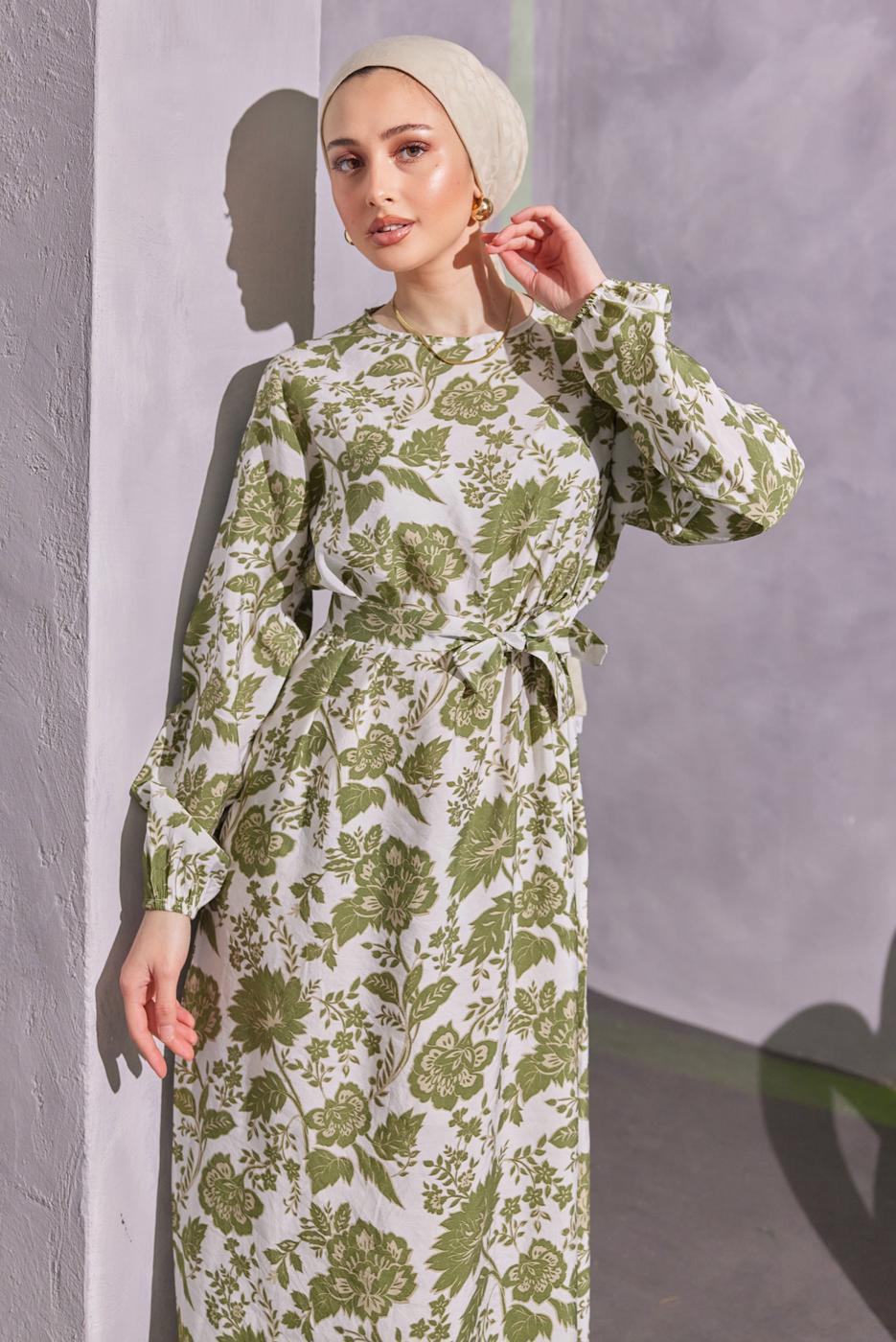 Tesettür giyim YEŞİL KUŞAKLI DESENLİ ELBİSE T 7993