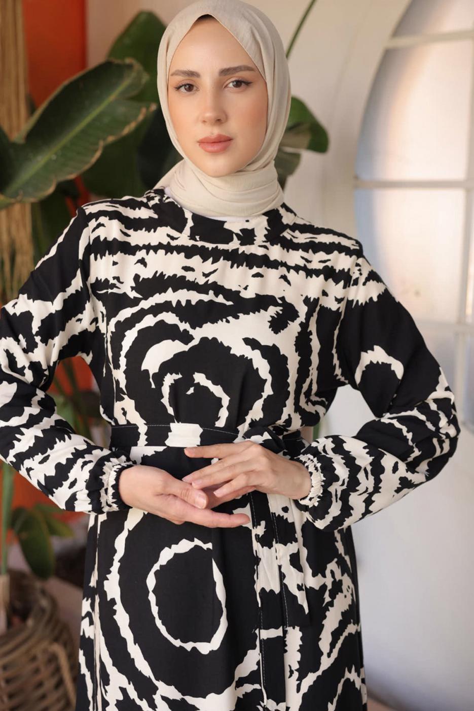 Tesettür giyim SİYAH KUŞAKLI DESENLİ ELBİSE T 81021
