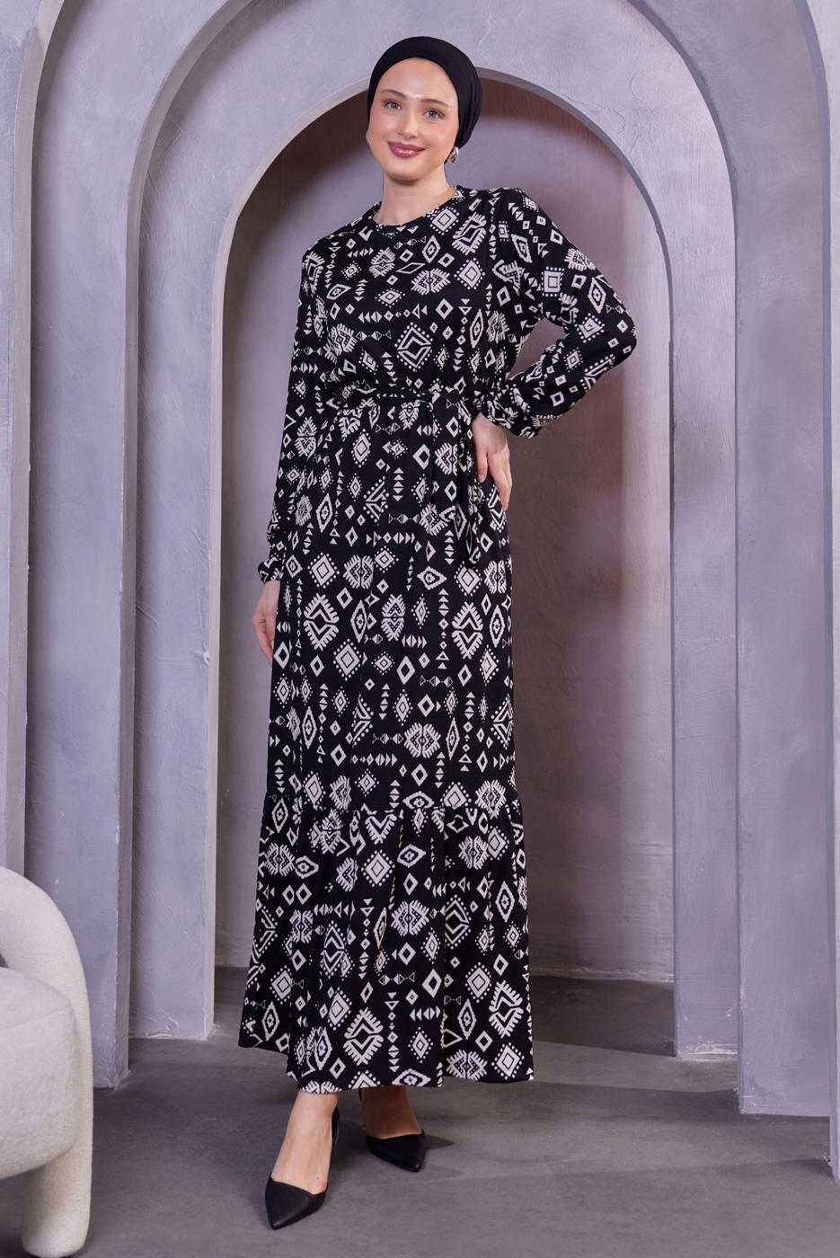 Tesettür giyim SİYAH KUŞAKLI DESENLİ ELBİSE T 8493