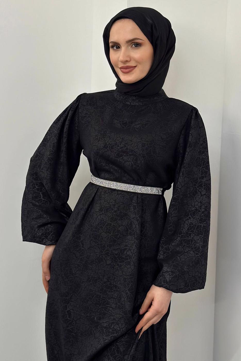 Tesettür giyim SİYAH KUŞAKLI ELBİSE T 8906
