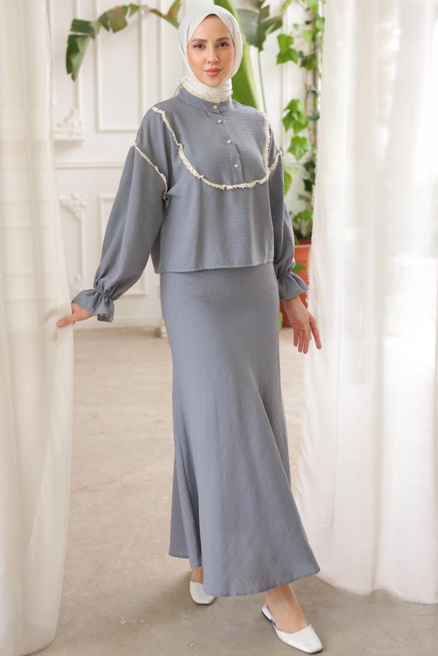 Tesettür giyim GRİ DANTEL DETAYLI ETEKLİ TAKIM T 8702 - TRENDTESETTÜR