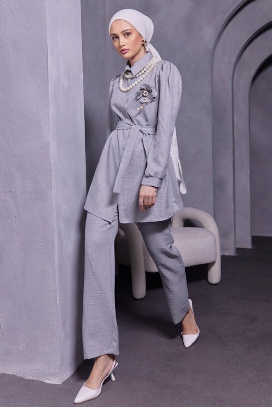 Tesettür giyim GRİ BROŞ DETAYLI PANTOLONLU TAKIM T 0493