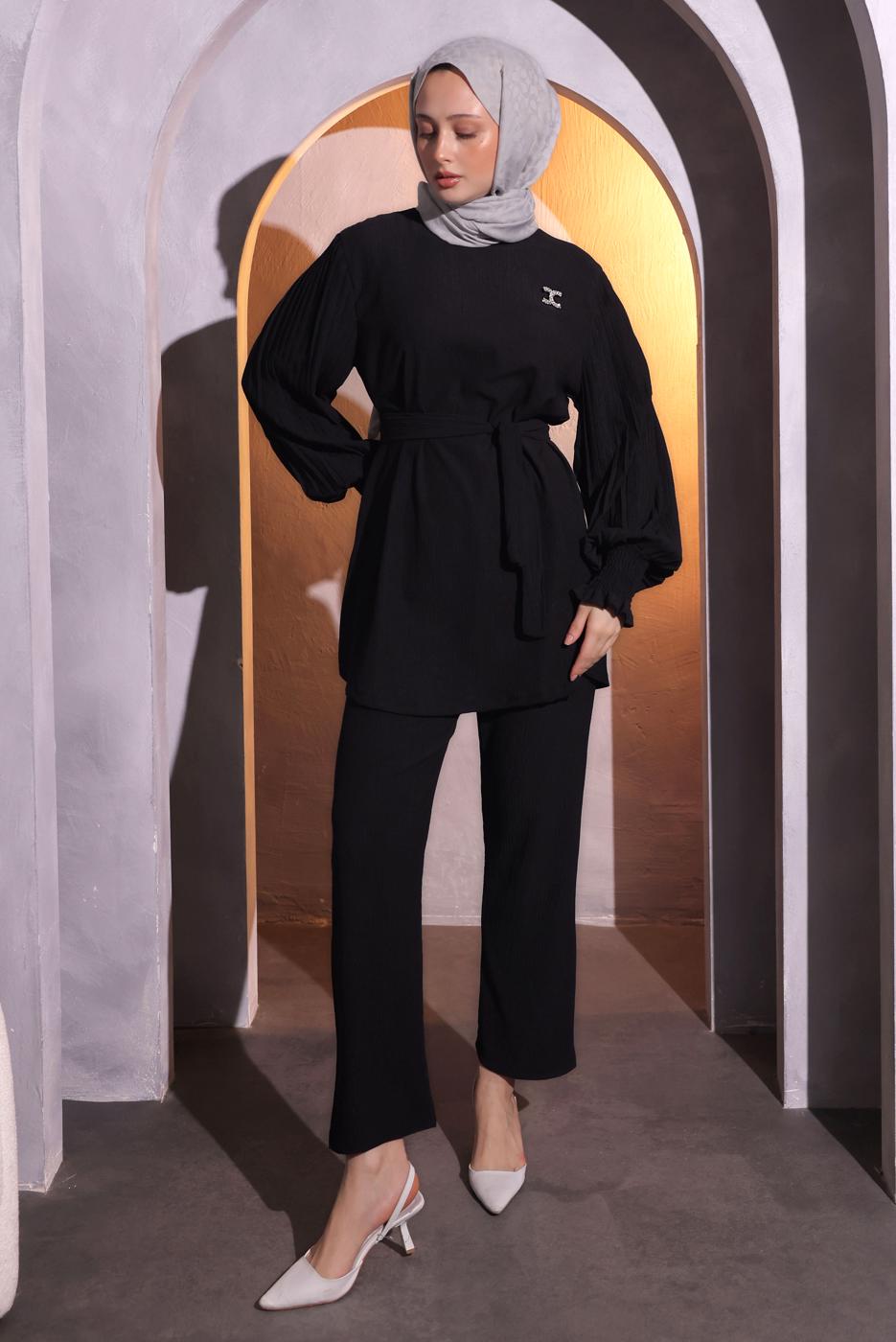 Tesettür giyim SİYAH BROŞ DETAYLI PANTOLONLU TAKIM T 1704