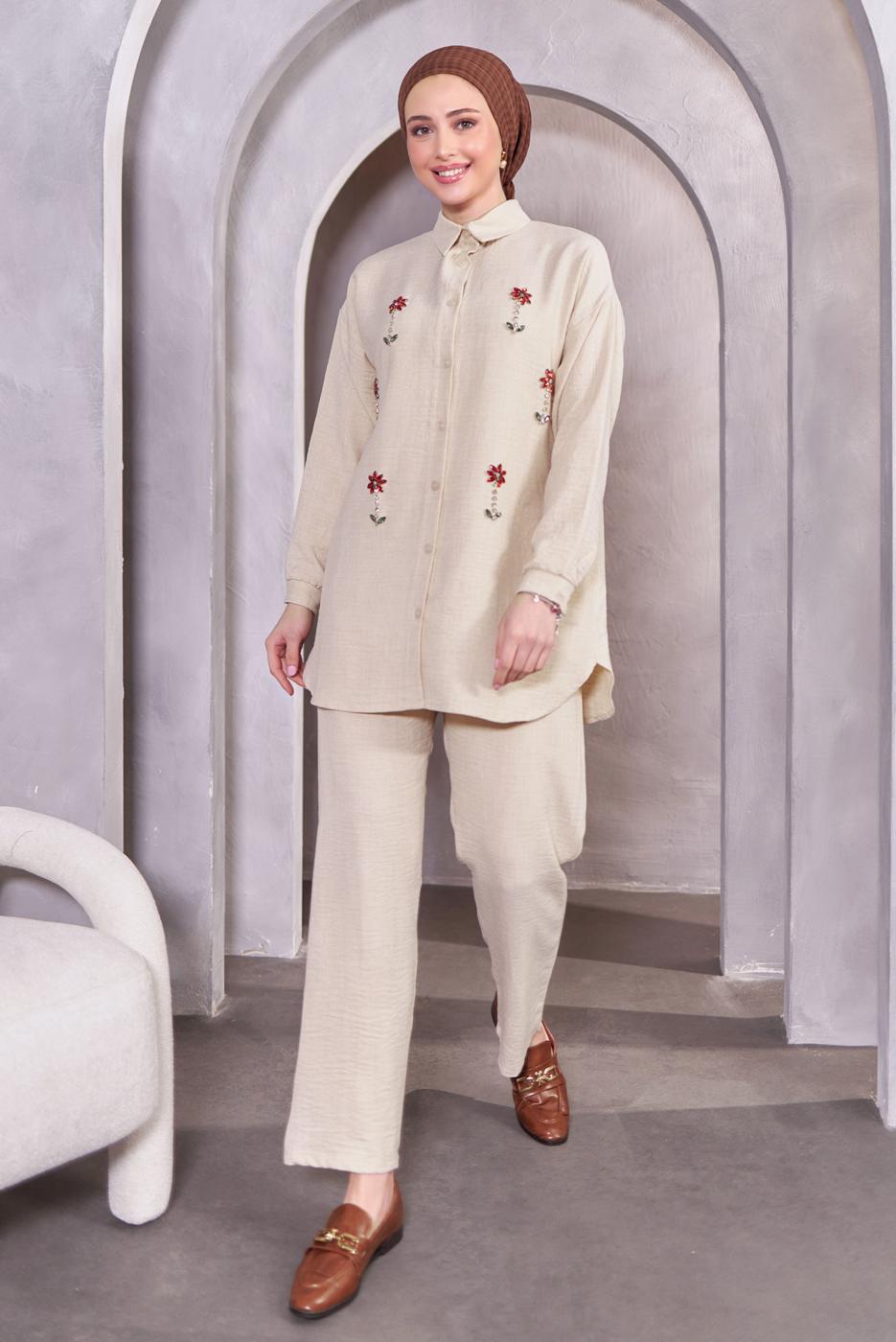 Tesettür giyim BEJ TAŞ DETAYLI PANTOLONLU TAKIM T 2083