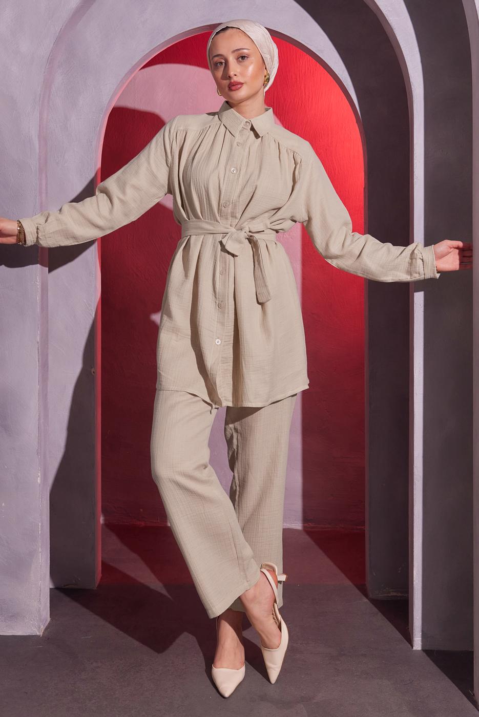 Tesettür giyim BEJ KUŞAKLI PANTOLONLU MÜSLİN TAKIM T 2904