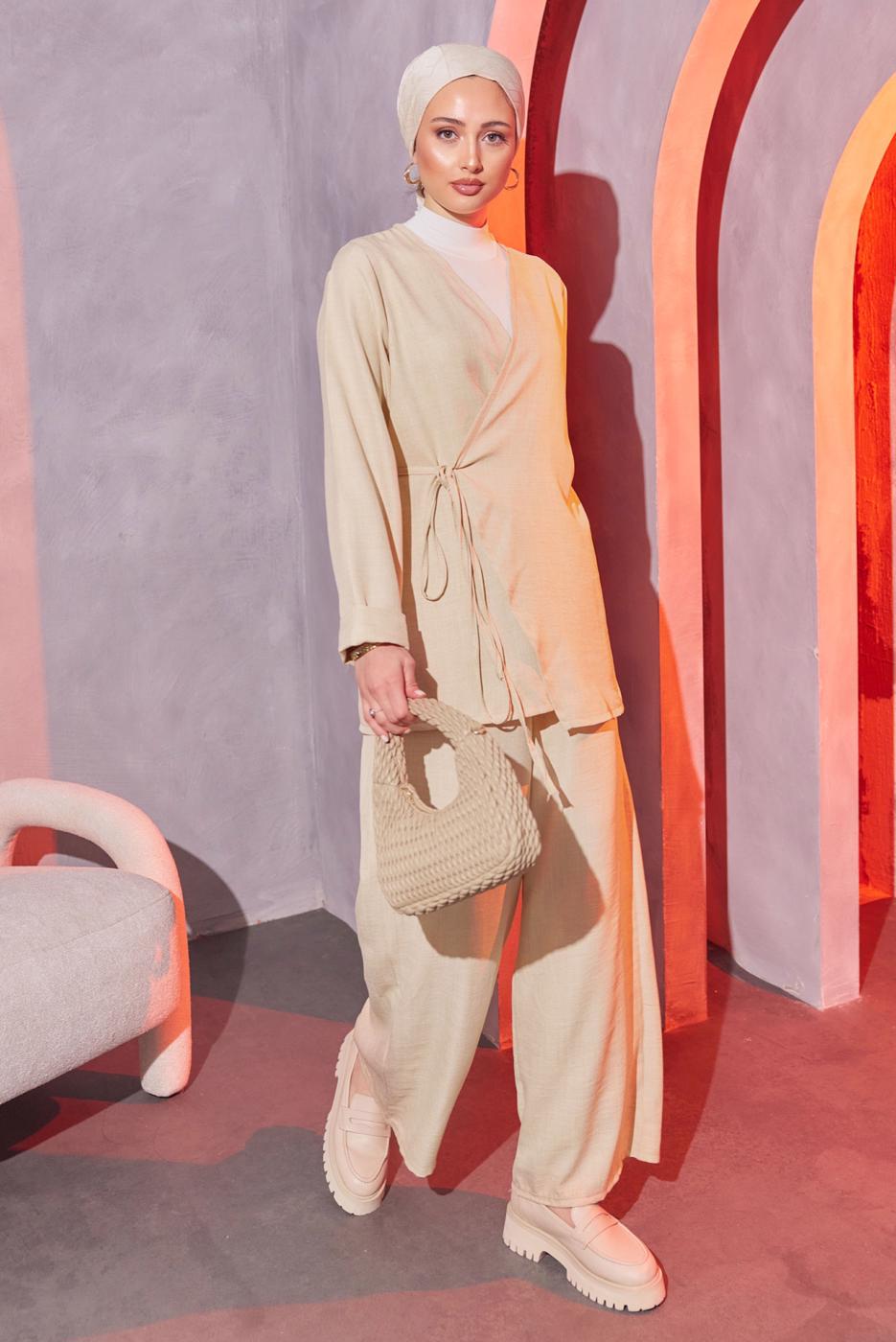 Tesettür giyim BEJ ÇAPRAZ BAĞLAMALI PANTOLONLU TAKIM T 3604