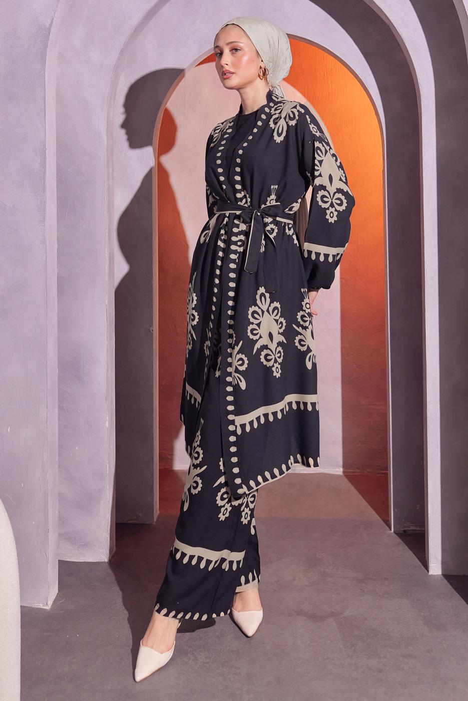 Tesettür giyim SİYAH DESENLİ KUŞAKLI PANTOLONLU TAKIM T 4014