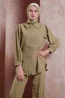 Tesettür giyim VİZON FIRFIR YAKA PANTOLONLU TAKIM T 4102