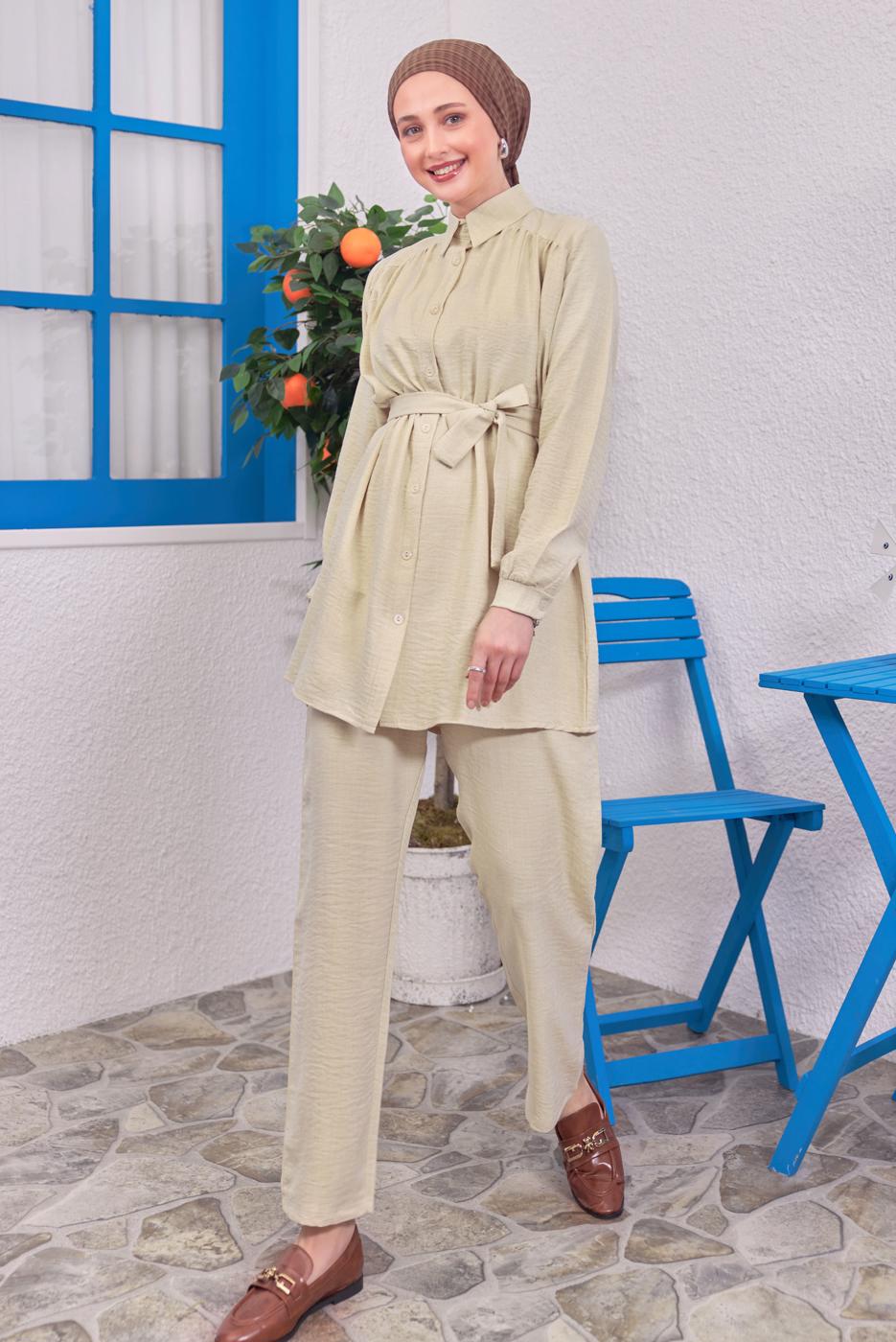 Tesettür giyim BEJ KUŞAKLI PANTOLONLU TAKIM T 4383