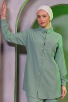 Tesettür giyim YEŞİL GÖMLEK YAKA PANTOLONLU TAKIM T 4393
