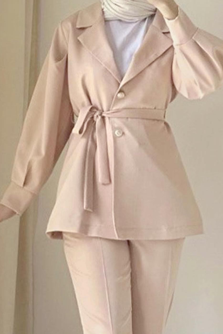 Tesettür giyim BEJ KUŞAKLI PANTOLONLU TAKIM T 4895