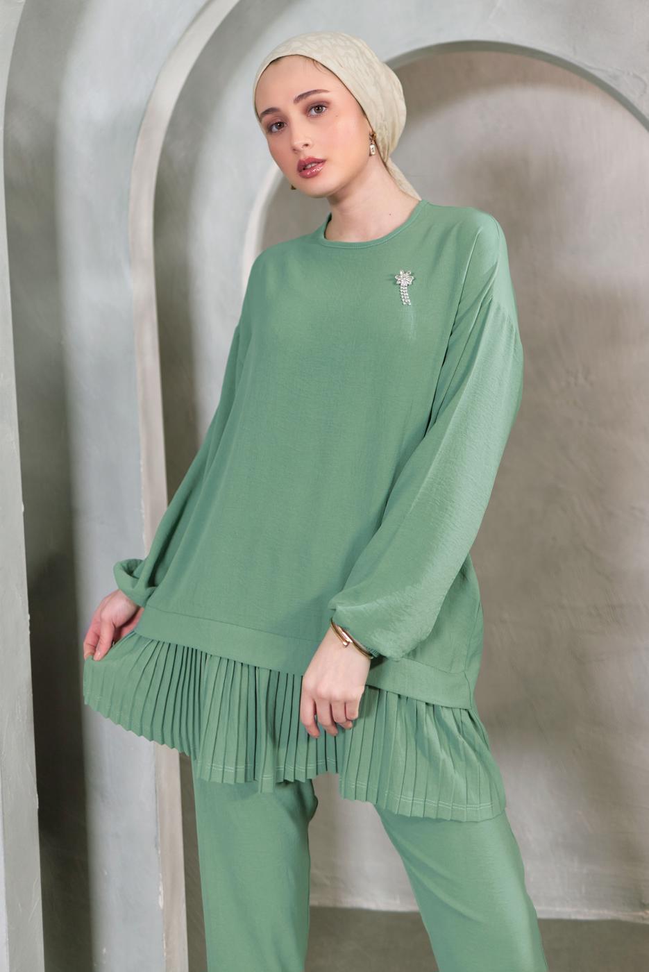 Tesettür giyim YEŞİL BROŞ DETAYLI PANTOLONLU TAKIM T 5983