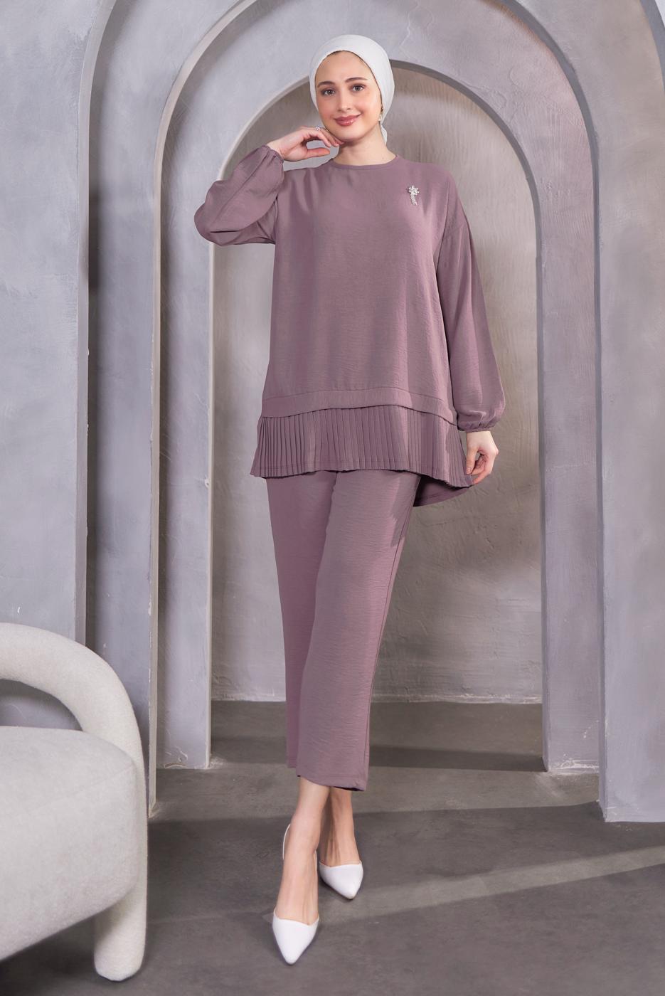Tesettür giyim PEMBE BROŞ DETAYLI PANTOLONLU TAKIM T 5983